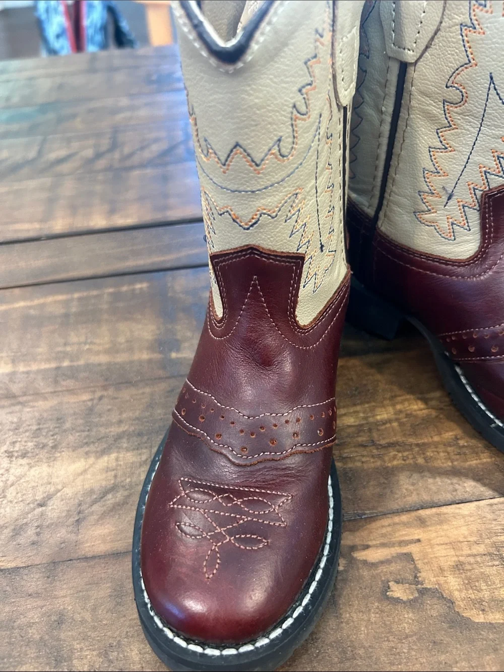 Cody James Burgundy & Cream Western Cowboy Boots 🤠